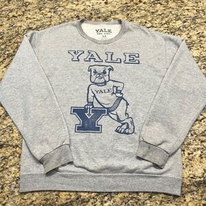 Yale University Bulldogs Crewneck Sweatshirt Mens Medium Gray Heather Ivy League